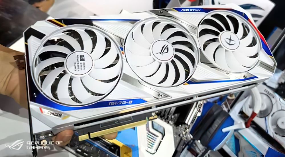 L'Asus ROG Strix RTX 3090 Gundam da oltre 2000 €